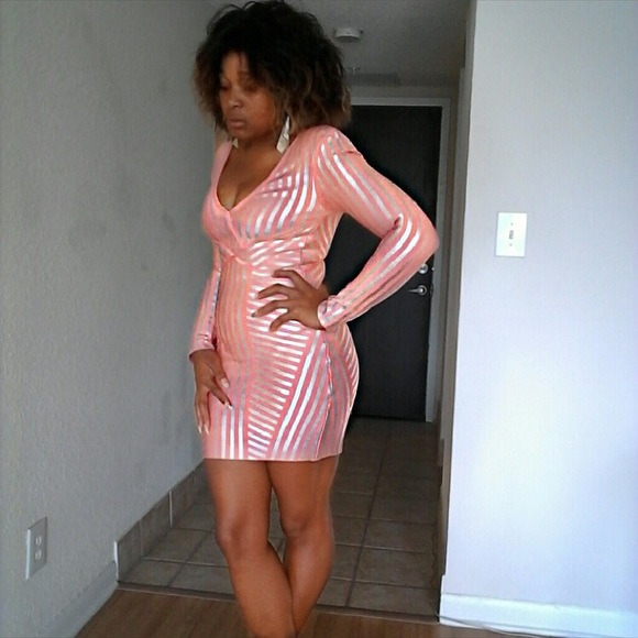 ☮🌷Body hugging dress🌷☮ - Picture 1 of 6